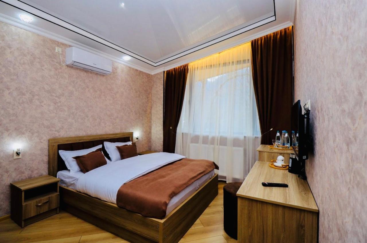 Hotel Evergreen بورجومي المظهر الخارجي الصورة